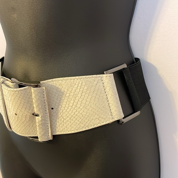 Express Leather White Snakeskin Look Wide Belt with Elastic Back size XS - Picture 3 of 11